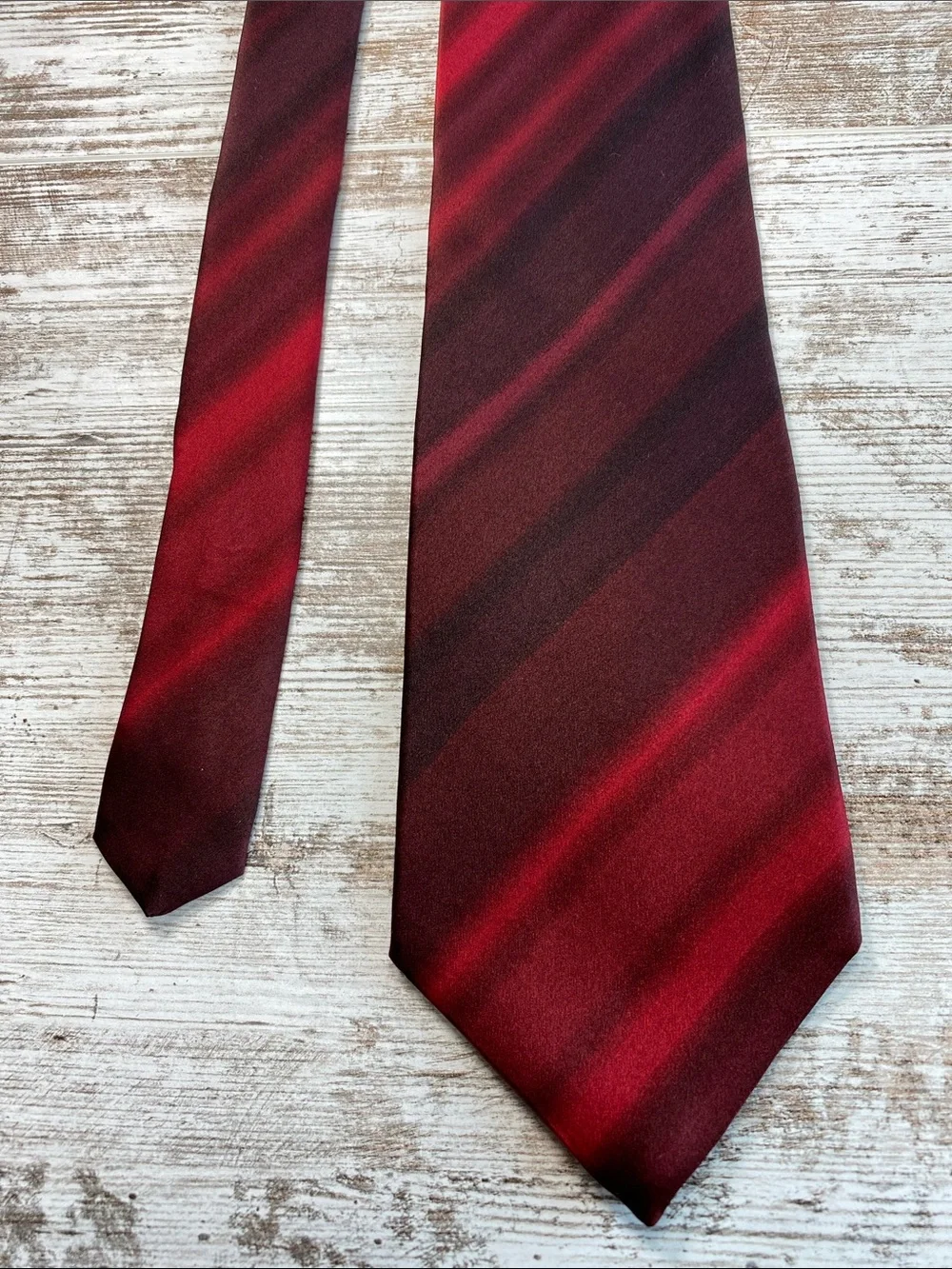 Zylos Platinum George Machado Silk Tie Red Burgundy Abstract Ombre 57” Wide